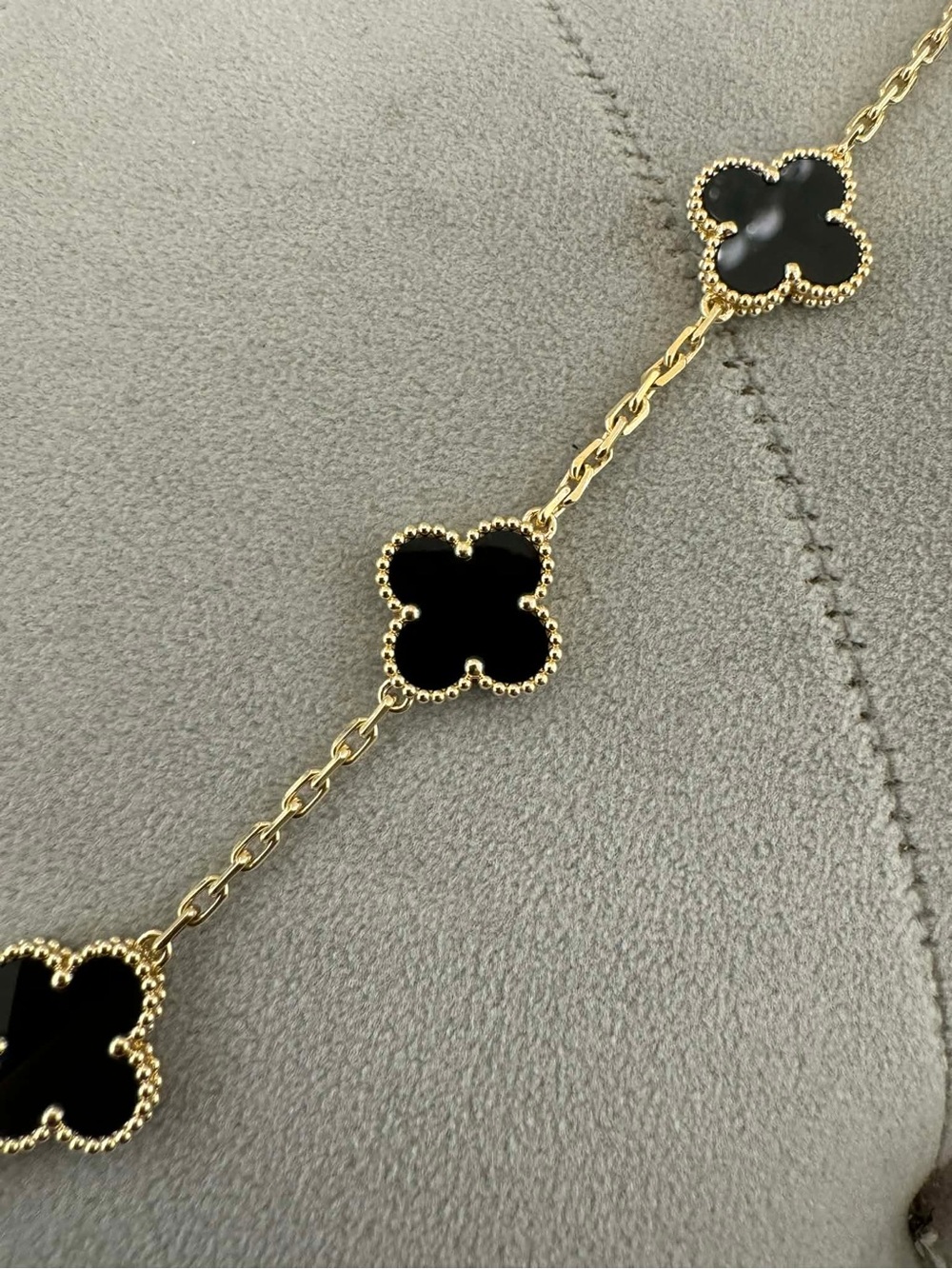 Van Cleef & Arpels Alhambra 5 Motifs Onyx Bracelet Classic Vintage Size - Picture 2 of 10